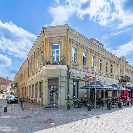 Serenade Old Town With Ac Apartamento *